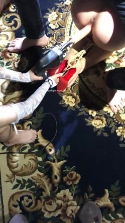 《稀缺资源》大佬黑白-DOM老Zz字母交流圈封神作品极限SM调教啪啪白虎吊钟巨奶骚母狗绝对牛逼大开眼界 截图7