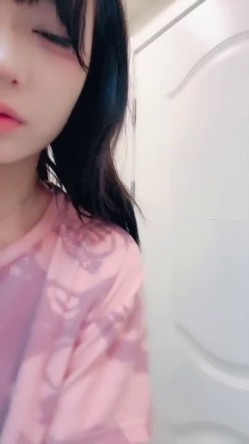 校花学妹【甜心教主】超甜美动人跳蛋裸舞道具自慰喷水 截图5