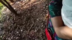 被美女阿姨拉着到山上，脱掉裤子就含住我的大鸡巴 阿姨这口活不得不赞，真的是太爽了，仔细听对白！ 截图3