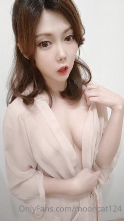 台湾天然美胸熟女人妻中出女王「Jixxielee」「骚猫儿」OF私拍 截图2