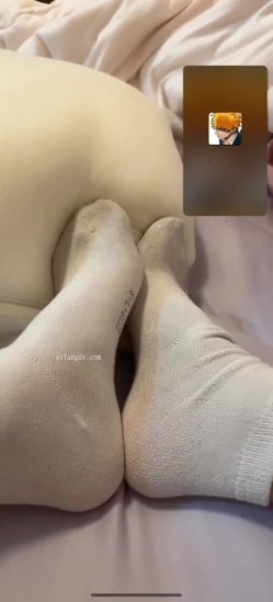 ️【真实反差学生妹】，土豪高价定制1对1在线调教，清纯妹子掰菊花抠逼口塞棉袜舔内裤，小母狗属性拉满了 截图11