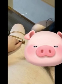【终极调教 ️究极核弹】绿帽调教天花板『J神』最强私拍 ️勾引单男到宾馆3P做爱 抱起来操前后双插 截图8