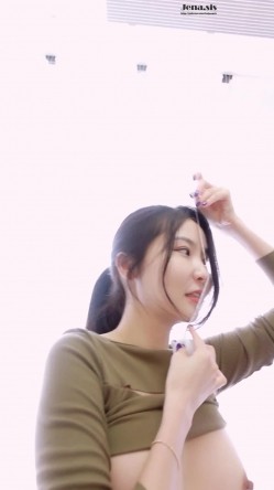 ️顶级身材，治愈系露脸女神【imjena.sis】室内外大尺度作品，各种日常露点全裸诱惑 截图13