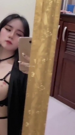 【重磅福利】全网稀缺资源 ️最新高端淫妻私密群内部福利 人前女神 人后母狗 淫乱女神篇 截图6