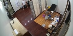 《医院监控破解》男医生和美少妇趁着午休时间科室没人赶紧打一炮然后趁着工作之便帮她清理干净不留后患 截图7