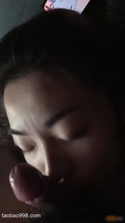 播音系学生妹被土豪调教成母狗 口交深喉喝尿把精液射到妹子嘴里，高颜骚货淫荡对白 白天是白月光晚上是小母狗 截图7