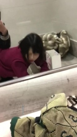 最新网罗全网国产镜前啪啪性爱甄选 ️镜前站操极品丰臀女友 啪啪壮烈撞击干的骚货嗷嗷浪叫 截图10