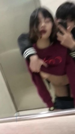 最新网罗全网国产镜前啪啪性爱甄选 ️镜前站操极品丰臀女友 啪啪壮烈撞击干的骚货嗷嗷浪叫 截图14