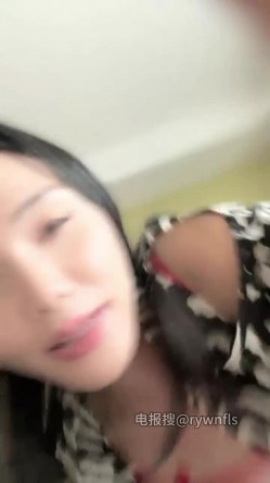 长得些许像超模何蕙的TS御姐北北！目测30岁出头，风韵犹存的气质美少妇！和金主打完炮再到大街上熘达物色男人 截图1
