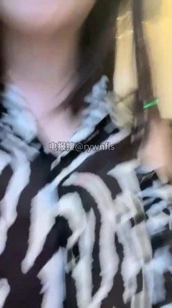 长得些许像超模何蕙的TS御姐北北！目测30岁出头，风韵犹存的气质美少妇！和金主打完炮再到大街上熘达物色男人 截图10