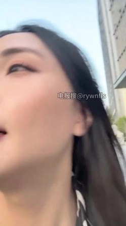 长得些许像超模何蕙的TS御姐北北！目测30岁出头，风韵犹存的气质美少妇！和金主打完炮再到大街上熘达物色男人 截图11