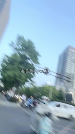 长得些许像超模何蕙的TS御姐北北！目测30岁出头，风韵犹存的气质美少妇！和金主打完炮再到大街上熘达物色男人 截图14