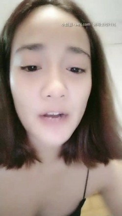 中年夫妻私下淫荡聚会，其中一位阿姨简直是满足了大部分熟女爱好者，风韵犹存知兴，韵味无人能敌 截图6