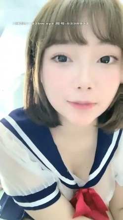 长相清纯极品短发清纯萌妹子道具自慰秀，情趣学生制服脱光光假屌摩擦骑坐 截图15