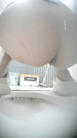 偷拍女公厕超多小姐姐方便，脸鲍同框，有美女 截图12