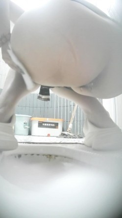 偷拍女公厕超多小姐姐方便，脸鲍同框，有美女 截图14