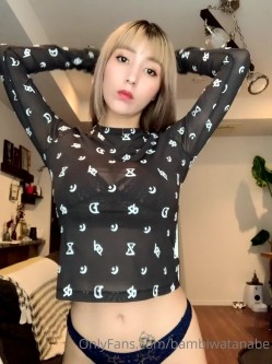 天然巨乳女神，号称第一美臀【渡辺万美】视图福利，一对车大灯又软又弹 截图4