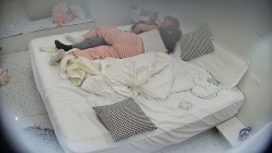 公寓酒店 一对纹身社会人儿情侣 女人一听要操逼 脱裤子的动作急切而生疏 最后被射一肚子 截图2