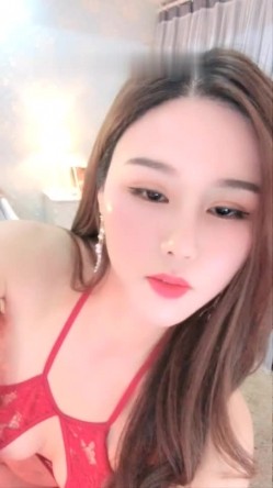 高颜值妖娆长发美女情趣装性感黑丝诱惑 慢慢脱掉道具JJ抽插诱人高跟鞋 截图1