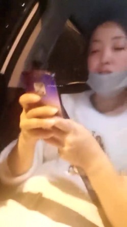 极品人妻！刺激，【放肆的小水娃】，真实良家，标准的贤妻良母，厨房搔首弄姿 截图1