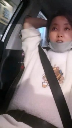 极品人妻！刺激，【放肆的小水娃】，真实良家，标准的贤妻良母，厨房搔首弄姿 截图2