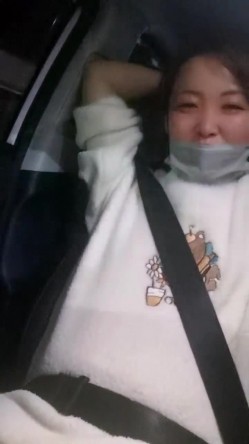 极品人妻！刺激，【放肆的小水娃】，真实良家，标准的贤妻良母，厨房搔首弄姿 截图3