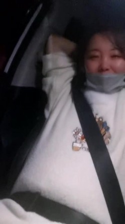 极品人妻！刺激，【放肆的小水娃】，真实良家，标准的贤妻良母，厨房搔首弄姿 截图4