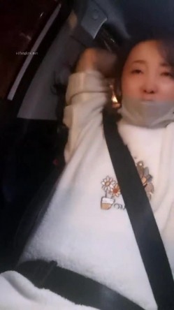 极品人妻！刺激，【放肆的小水娃】，真实良家，标准的贤妻良母，厨房搔首弄姿 截图5