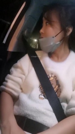极品人妻！刺激，【放肆的小水娃】，真实良家，标准的贤妻良母，厨房搔首弄姿 截图8