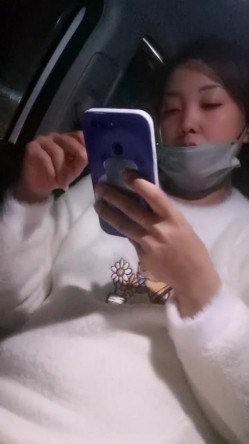 极品人妻！刺激，【放肆的小水娃】，真实良家，标准的贤妻良母，厨房搔首弄姿 截图15
