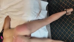 SM顶级调教大神【永夜DOM】圈养各种妹子多种刺激玩法，各种啪啪调教露脸高颜反差婊，纯纯人形小母狗 截图7