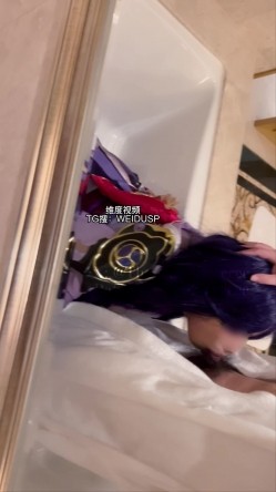 【COS控狂喜】「美女Coser收藏家」福利姬泡良大神「Maniacccccc」付费资源《原神》雷电将军被壁咚锁喉口交 截图6