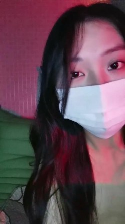 清纯系学生妹！乖巧甜美邻家妹妹型！收费房诱惑，贫乳奶子白丝袜，揉搓无毛小穴，娇喘呻吟好听 截图9