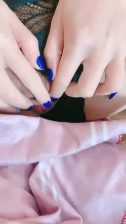 颜值少妇【夜猫妖姬】群魔乱舞，多女群P，一女被操三女围观，骚逼轮流上阵折磨男主 截图5