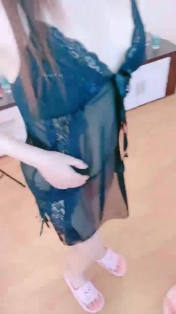 颜值少妇【夜猫妖姬】群魔乱舞，多女群P，一女被操三女围观，骚逼轮流上阵折磨男主 截图11