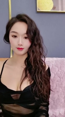 明星颜值健身女神！性感吊带丝袜热舞！透视极度诱惑，翘起屁股电臀，掰开小穴让炮友舔 截图6