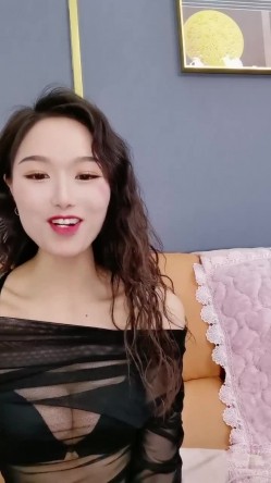 明星颜值健身女神！性感吊带丝袜热舞！透视极度诱惑，翘起屁股电臀，掰开小穴让炮友舔 截图8