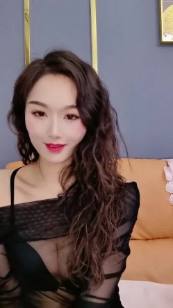 明星颜值健身女神！性感吊带丝袜热舞！透视极度诱惑，翘起屁股电臀，掰开小穴让炮友舔 截图11