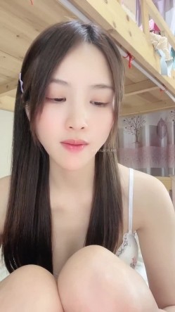 最美女神，【03年的可可】，大学生在宿舍，校花的身材也是一流，粉穴美乳 截图12