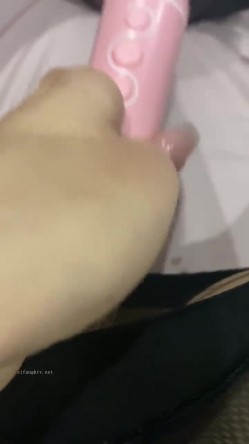 ️ ️网曝吃瓜事件，被热传抖音小网红【刘悦】与男友不雅露脸性爱自拍流出，身材不错美腿美足越漂亮越反差啊 截图14