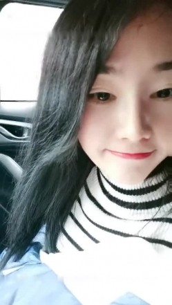 喜欢户外玩的骚气少妇大马路上露出 车后座跳蛋塞逼震动路边翘屁股非常诱人 截图7