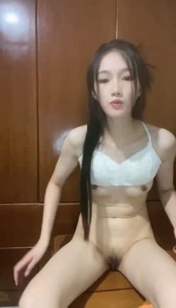【学妹很纯】绝美女神 模特身材 万人场，明星脸小仙女，做爱投入欲仙欲死 截图11