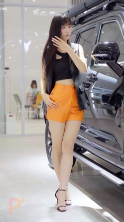 车展短裙长腿性感特写 截图3