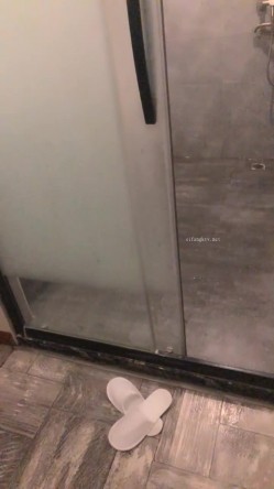 最新的情侣交换，【双飞男女】，两个小少妇的难忘一夜，酒店开房，互换伴侣，轮流换着玩，淫乱场景看了秒硬 截图6