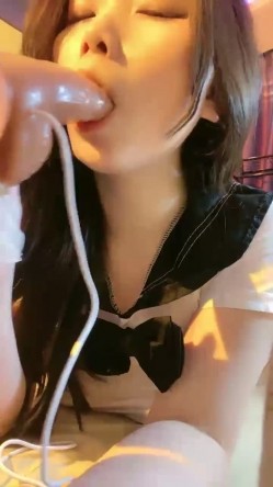 新人下海，学生妹，【陈陈尼】19岁小美女，穿着紧身裤道具自慰，洗澡，少女胴体，满分好评 截图4