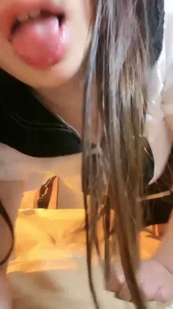 新人下海，学生妹，【陈陈尼】19岁小美女，穿着紧身裤道具自慰，洗澡，少女胴体，满分好评 截图8