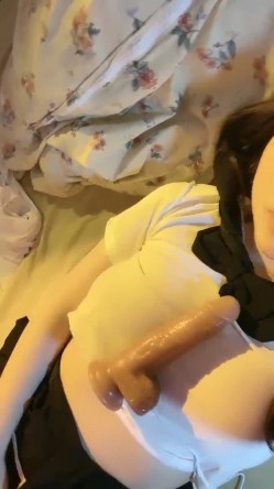 新人下海，学生妹，【陈陈尼】19岁小美女，穿着紧身裤道具自慰，洗澡，少女胴体，满分好评 截图13