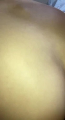 韩国高颜值情侣激情肏逼，清纯美人，跟国人差不多，要不是韩语，还以为是国产呢…… 截图8