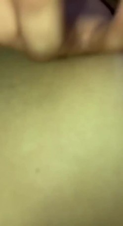 韩国高颜值情侣激情肏逼，清纯美人，跟国人差不多，要不是韩语，还以为是国产呢…… 截图9