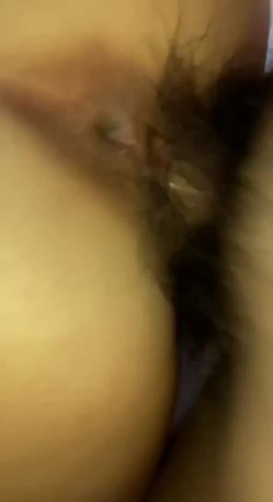 韩国高颜值情侣激情肏逼，清纯美人，跟国人差不多，要不是韩语，还以为是国产呢…… 截图12